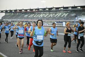 BIB: 1892, 1098
                            <button type="button" onclick="openModal(10466946)" class="btn btn-primary btn-sm float-right btn-popup" data-toggle="modal" data-target=".modal-high-quality">
                        <i class="fas fa-shopping-cart"></i> Add to Cart
                    </button>
                                            <button type="button" onclick="isThisMe(10466946, true)" class="btn btn-success btn-sm float-right btn-popup btn-isme hidden" data-toggle="tooltip" data-placement="bottom" title="นี่คือรูปของคุณใช่ไหม คลิกที่นี่เพื่อเอาเข้าอัลบั้ม">
                        <i class="fas fa-plus"></i> Add to album
                    </button>
                    <button type="button" onclick="isThisMe(10466946, false)" class="btn btn-warning btn-sm float-right btn-popup btn-isnotme hidden">
                        <i class="fas fa-ban"></i> Remove from album
                    </button>